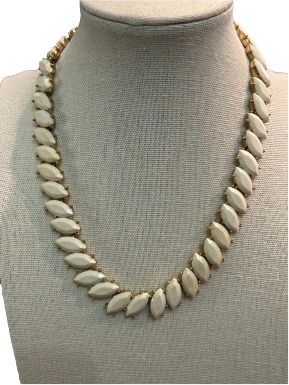 Women's Trifari vintage choker Necklace, One Size, cream and Gold 14”